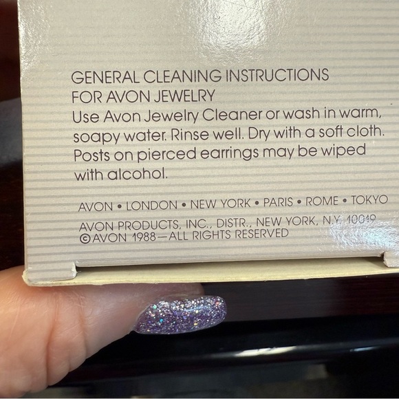 Avon vintage “Summer Sand Dollar” clip Earrings NIB 1988 - Picture 2 of 5